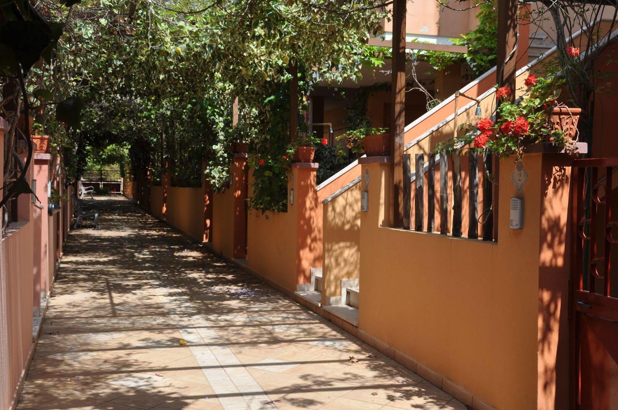 Aparthotel Residenza Le Due Palme Villasimius Exteriér fotografie