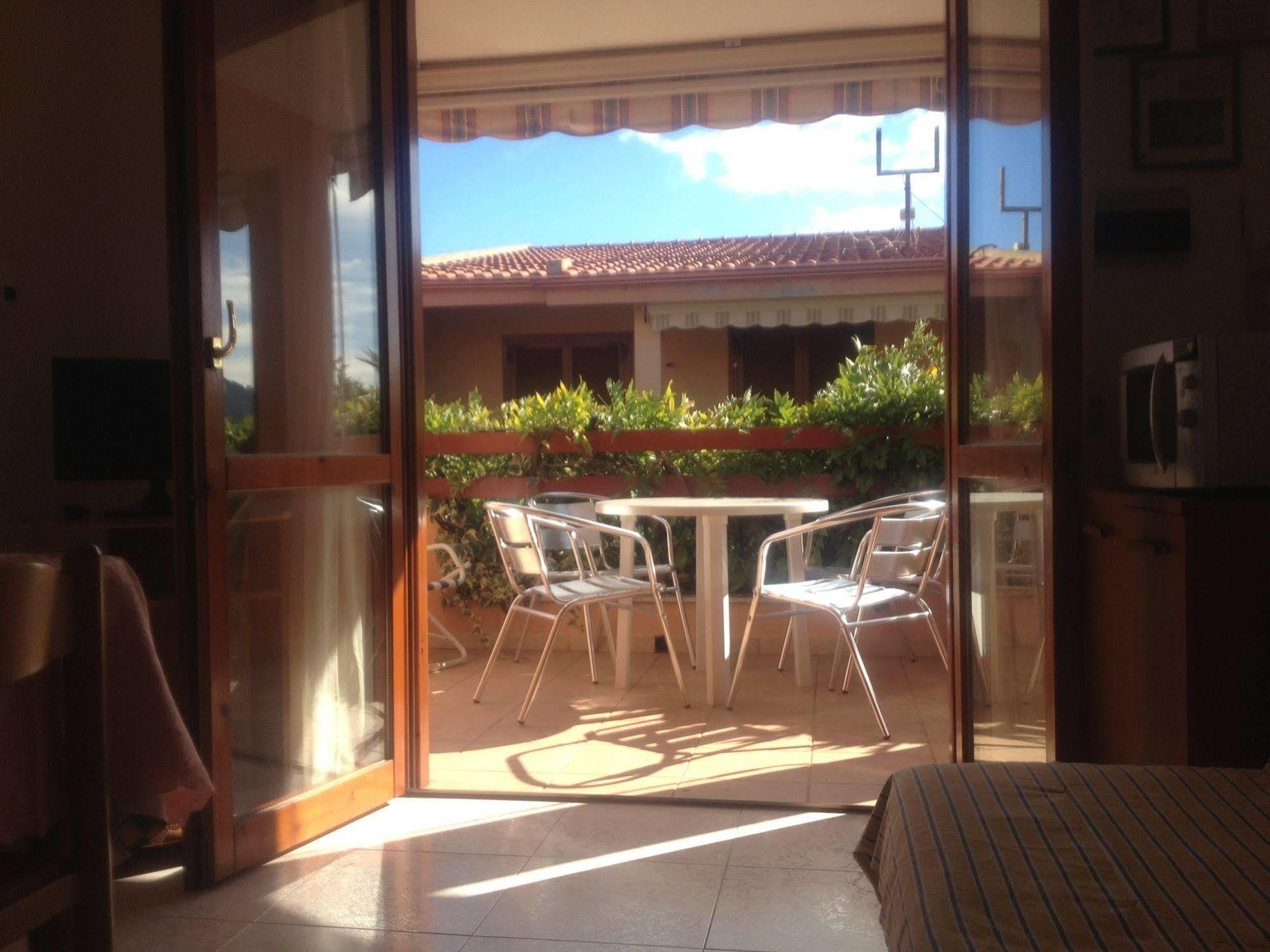Aparthotel Residenza Le Due Palme Villasimius Exteriér fotografie